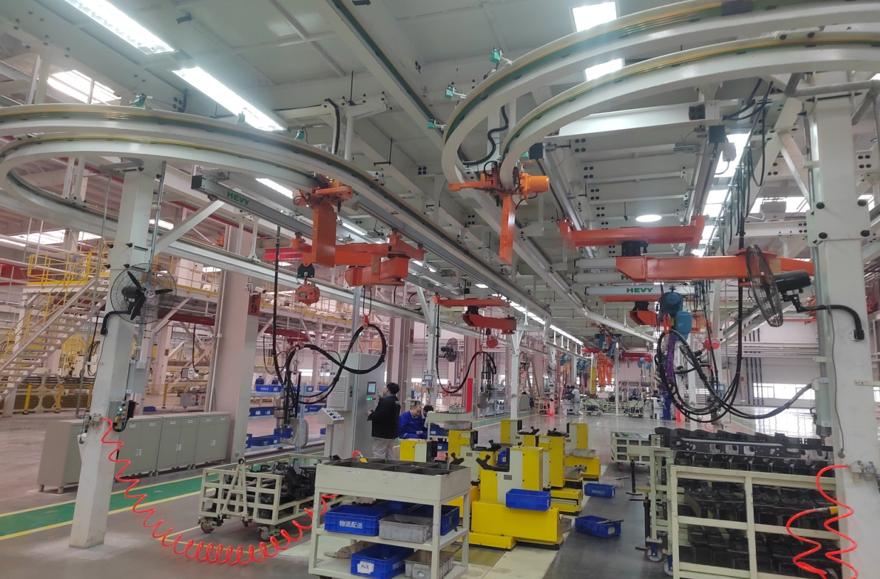 一汽解放青島輕型車(chē)鉚接線(xiàn)